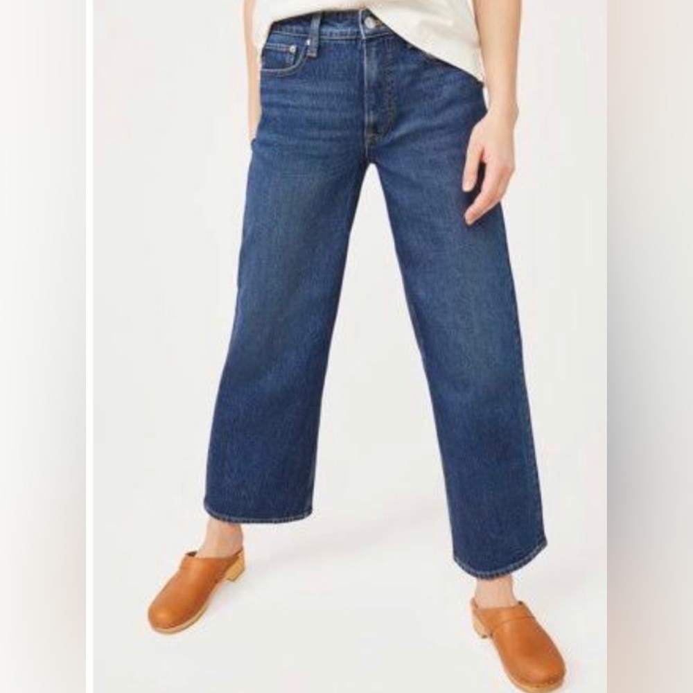 Free Assembly wide leg cropped jeans, size 8